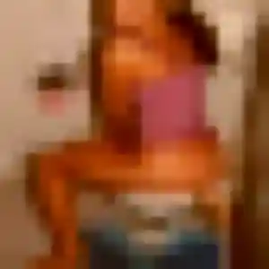 Akua, 25 ans, dispo pour plan cul à Ambon