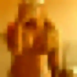 Yawa, 23 ans, connectée à Arpajon pour un plan cul