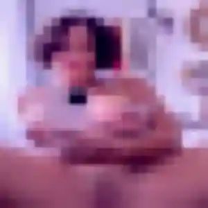 Rejoins Neema, 28 ans à Arvillard en privé