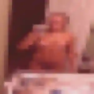 Rejoins Uchenna, 23 ans à Beaumont-en-Véron en privé