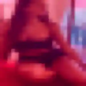 Constance, 34 ans, disponible à Bourg-de-Péage pour un plan cul