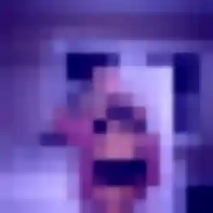 Charmante Funke, 30 ans à Bourret - la contacter