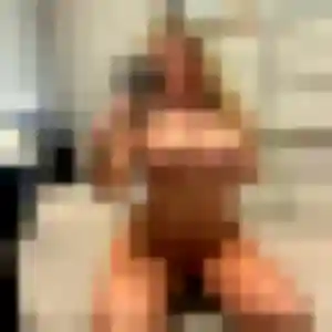 Photo privée de Bintou, 23 ans à Broquiès - plan discret