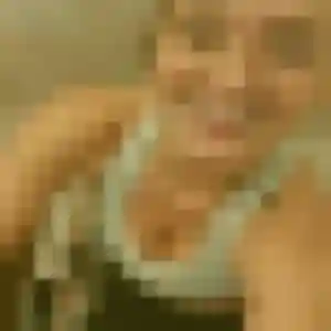 Ebele, 22 ans, en ligne à Carnoux-en-Provence pour une rencontre coquine