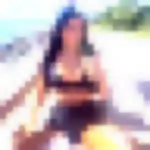 Sexy Oumy, 32 ans à Cazouls-lès-Béziers - voir sa photo