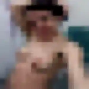 Akouavi, 45 ans, en ligne à Chanoz-Châtenay pour une rencontre coquine