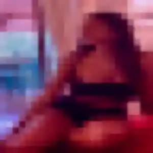 Zaïna de Charmes-sur-l'Herbasse, 22 ans - plan cul discret