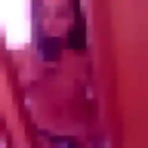 Christelle, 35 ans, disponible à Chassiers pour un plan cul