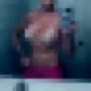 Favour (45 ans) à Château-Salins attend une rencontre maintenant