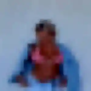 Takha, 24 ans, disponible à Châteaubourg pour un plan cul