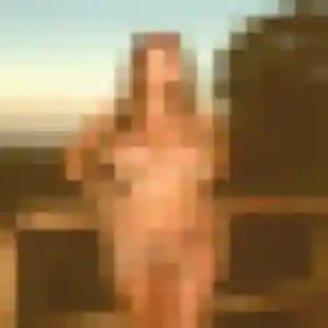 Photo de Nathalie à Châteauneuf-Villevieille (39 ans) - plan cul sans inscription