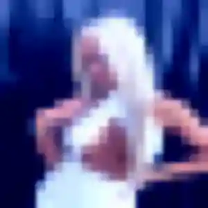 Découvre Latifa, 24 ans à Chevilly-Larue en privé