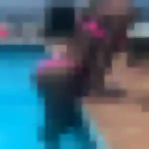 Adeline, 22 ans, cherche un plan cul à Combon