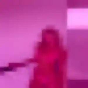 Rejoins Laura, 28 ans à Coulandon en privé