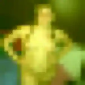 Charmante Éva, 25 ans à Créon - la contacter