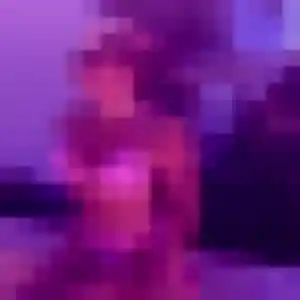 Rejoins Diane, 26 ans à Distré en privé