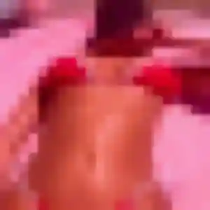 Grâce (23 ans) à Drap attend un plan cul rapidement