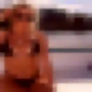 Photo de Kelly à Druelle Balsac (23 ans) - plan cul gratuit