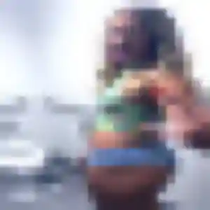 Charmante Chioma, 37 ans à Durrenbach - voir sa photo