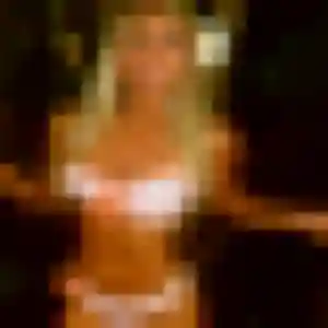 Wendy (35 ans) à Err propose un plan cul ce soir