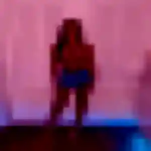 Contacte Roxane, 23 ans à Estaires en privé