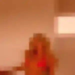 Noëlle, 25 ans, en ligne à Estivareilles pour une rencontre coquine