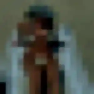 Photo de Aurore à Eygliers (29 ans) - plan cul gratuit