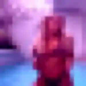 Stella (25 ans) à Figari propose un plan cul ce soir