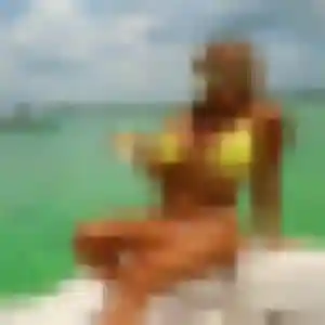 Contacte Akinyi, 23 ans à Gazeran en privé