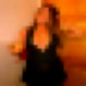 Mame, 41 ans, en ligne à Givonne pour une rencontre coquine