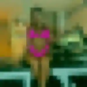 Rejoins Gnilane, 24 ans à Gontaud-de-Nogaret gratuitement