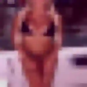 Photo de Titilayo à Gouville-sur-Mer (23 ans) - plan cul discret