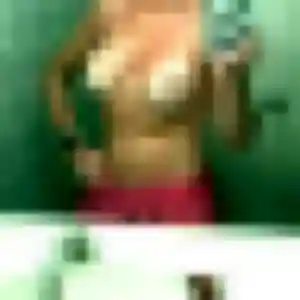 Photo de Émeline à Hénouville (29 ans) - plan cul discret
