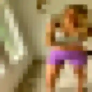 Rejoins Djeneba, 32 ans à Houlle en privé