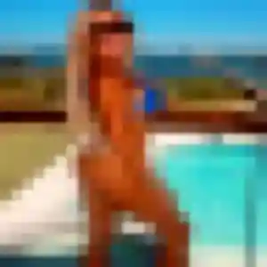 plan cul à Hurigny : profil de Akua, 30 ans - accès libre