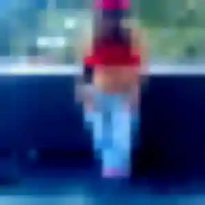 Viviane, 26 ans, en ligne à L'Étang-Salé pour un plan cul
