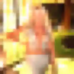 Adaora, 22 ans, connectée à La Ciotat pour une rencontre coquine