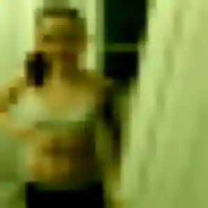 Tessa, 32 ans, en ligne à La Ferté-Bernard pour une rencontre coquine