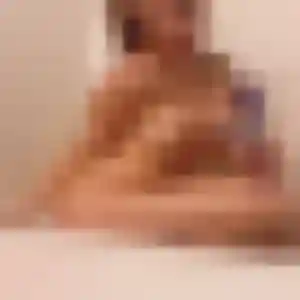 Photo privée de Adwoa, 44 ans à La Neuville-en-Hez - plan discret