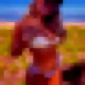 Yetunde, 24 ans, connectée à Lallaing pour un plan cul