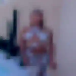 Belle Akua, 41 ans à Lampertsloch - découvrir son profil