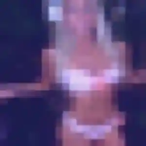 Aminata, 24 ans, connectée à Le Bouchage pour une rencontre coquine