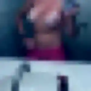 Jennifer (33 ans) à Le Châtelard cherche une rencontre ce soir