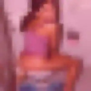 Abibatou, 22 ans, en ligne à Le Chesnay-Rocquencourt pour une rencontre coquine