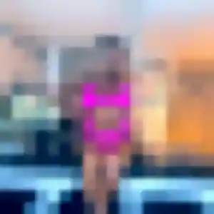 Rejoins Yolène, 24 ans à Le Girouard en privé