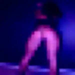 plan cul à Le Marigot : photo de Kiné, 32 ans - accès libre