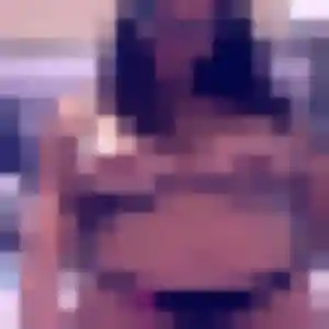 Photo de Safiatou à Le Puy-Sainte-Réparade (27 ans) - plan cul gratuit