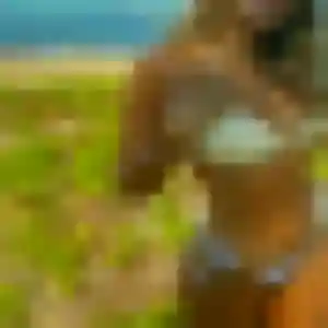 Adélaïde, 32 ans, connectée à Les Trois-Pierres pour une rencontre coquine
