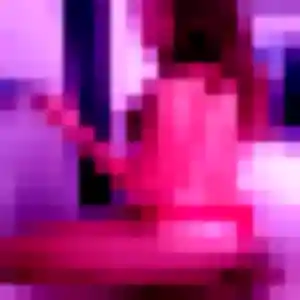 Charmante Gnilane, 25 ans à Locoal-Mendon - voir sa photo