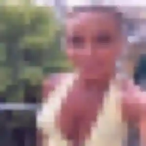 Rejoins Assétou, 40 ans à Locronan gratuitement